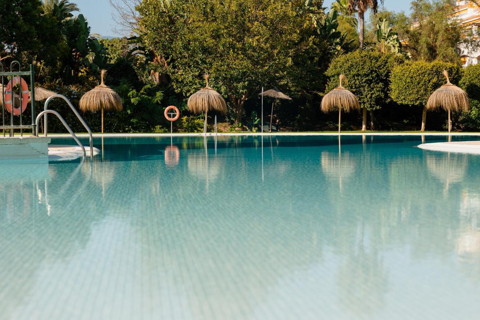 Ground Floor Holiday Apartment With Terrace And Pool In Puerto Banus, Marbella Esterno foto