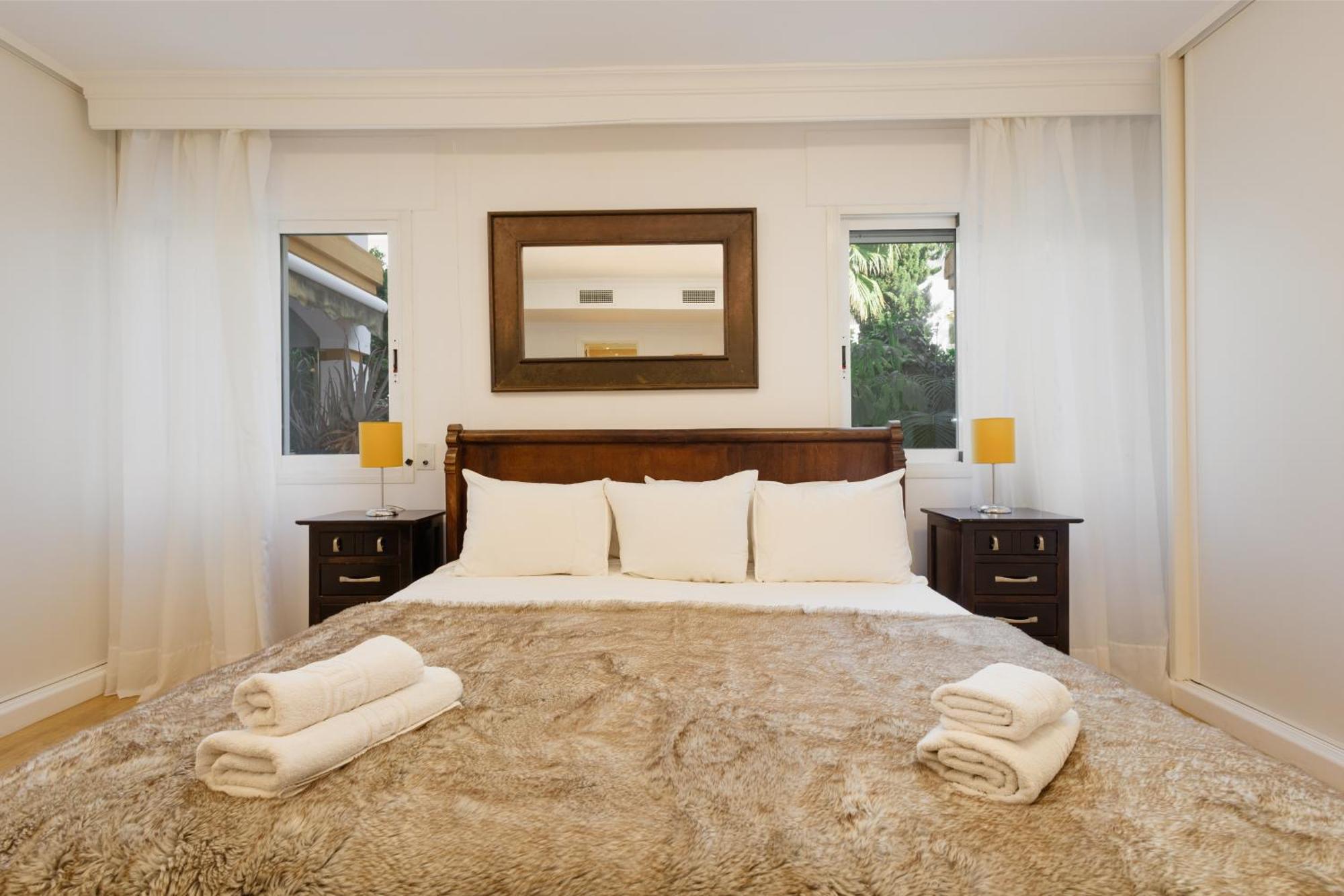 Ground Floor Holiday Apartment With Terrace And Pool In Puerto Banus, Marbella Esterno foto