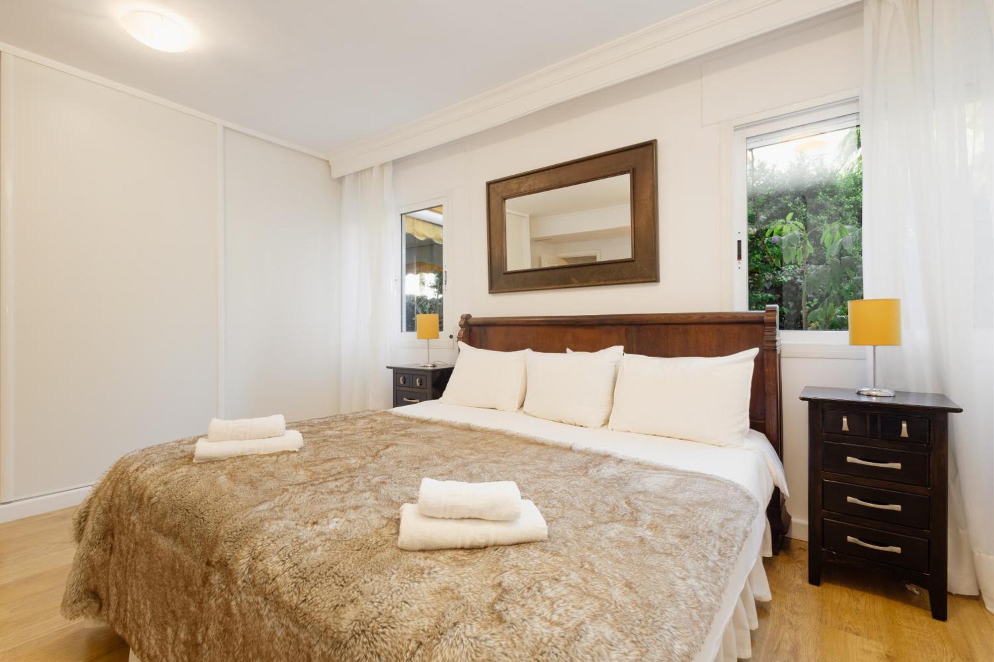 Ground Floor Holiday Apartment With Terrace And Pool In Puerto Banus, Marbella Esterno foto
